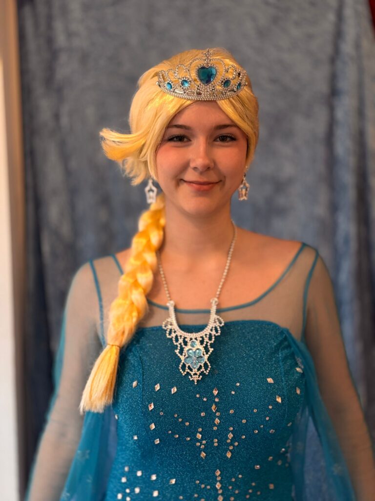 Elsa & Anna